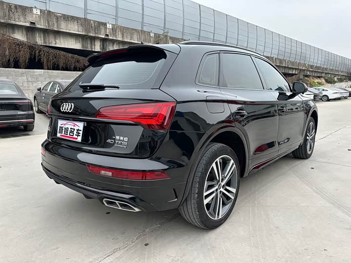 Фото 9 - Audi Q5L