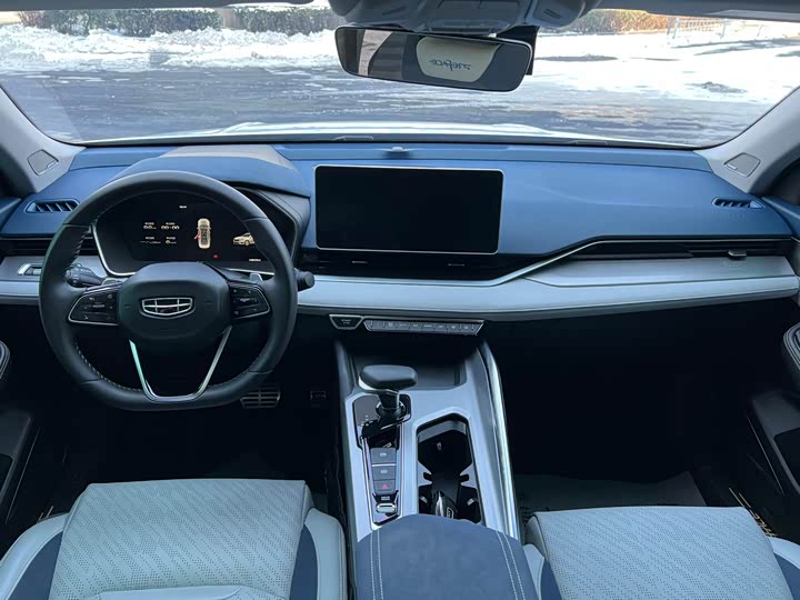 Фото 4 - Geely Preface