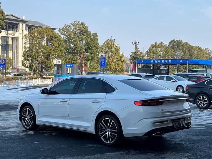 Фото 9 - Geely Preface