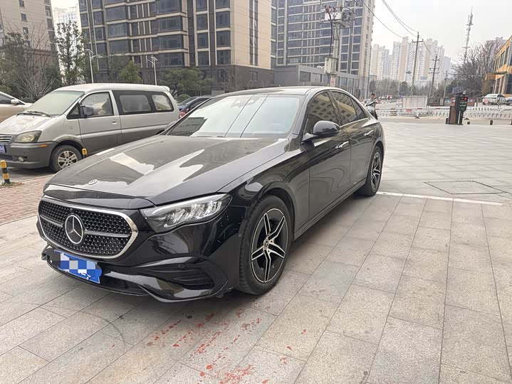 Фото 1 - Mercedes-Benz E-Class