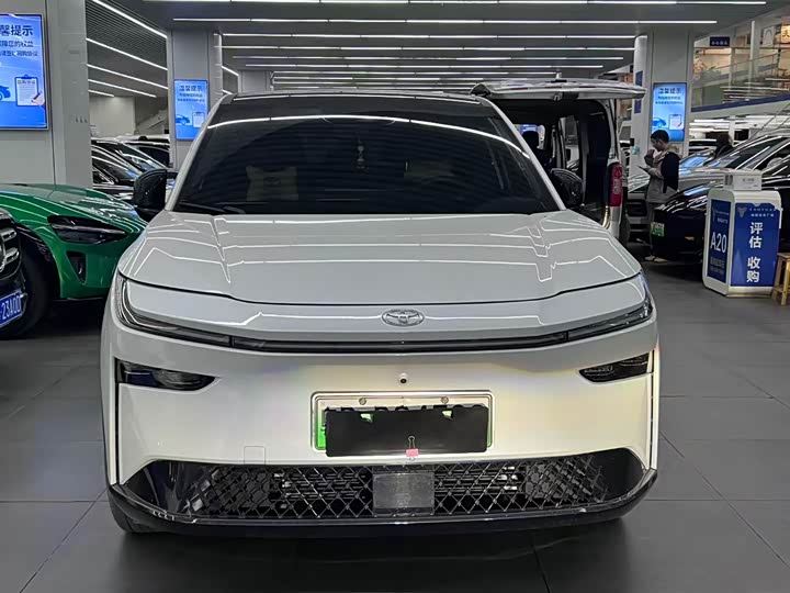 Фото 3 - Toyota bZ3X