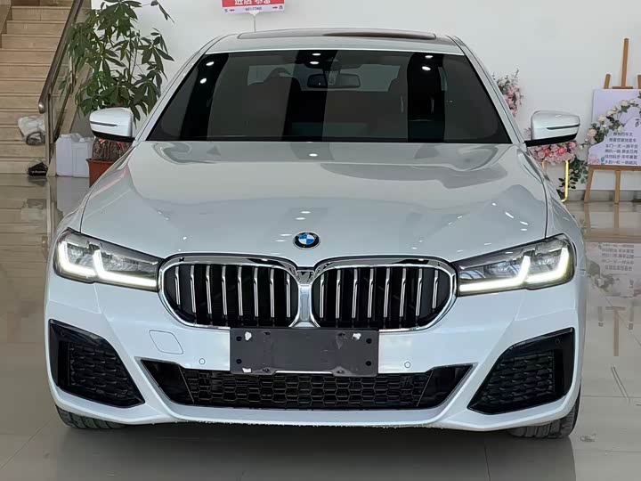 Фото 2 - BMW 5 Series