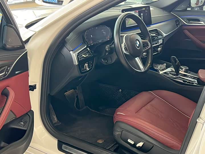 Фото 3 - BMW 5 Series