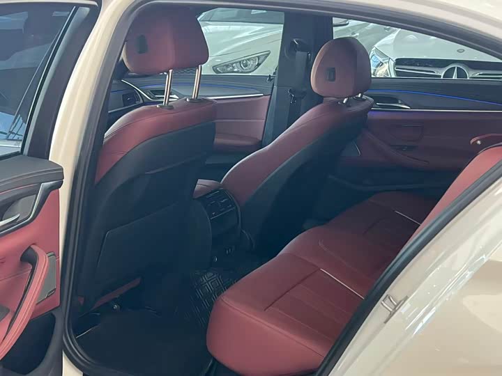 Фото 4 - BMW 5 Series