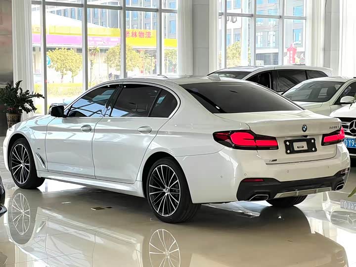 Фото 8 - BMW 5 Series