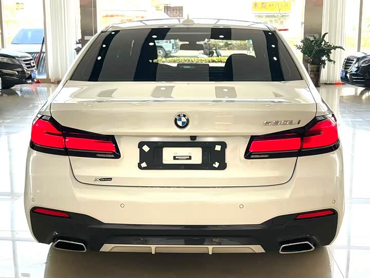 Фото 9 - BMW 5 Series