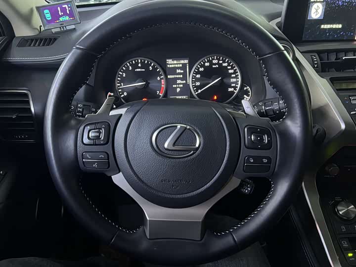 Фото 6 - Lexus NX