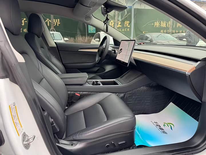 Фото 5 - Tesla Model 3