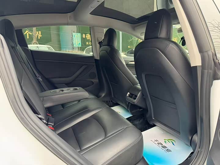 Фото 7 - Tesla Model 3