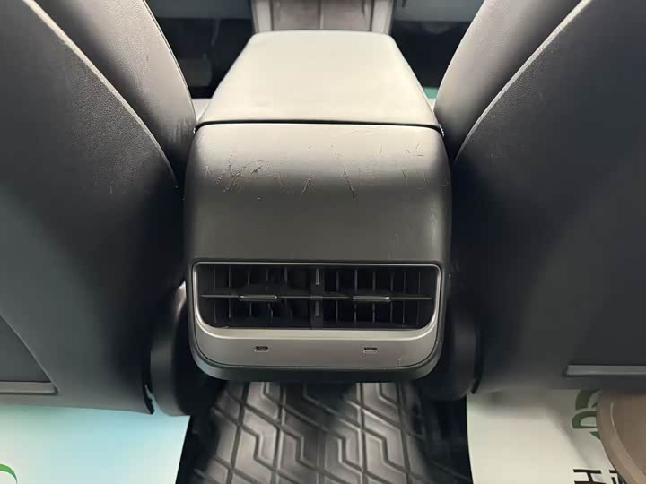 Фото 9 - Tesla Model 3