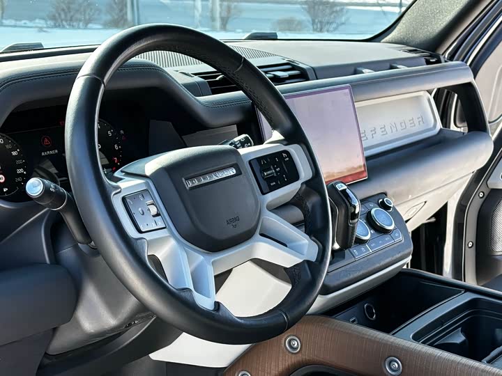 Фото 7 - Land Rover Defender