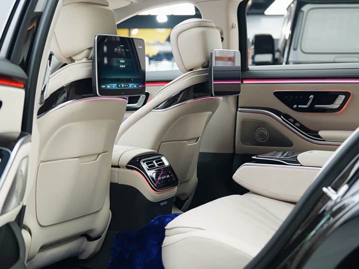 Фото 8 - Mercedes-Benz S-Class