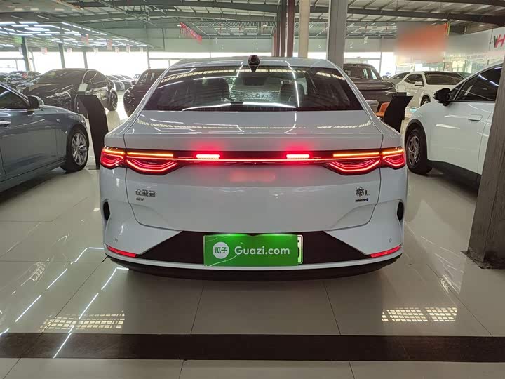 Фото 6 - BYD Qin L