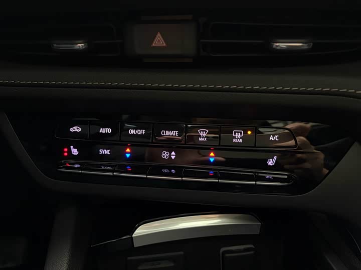 Фото 9 - Buick Envision Plus