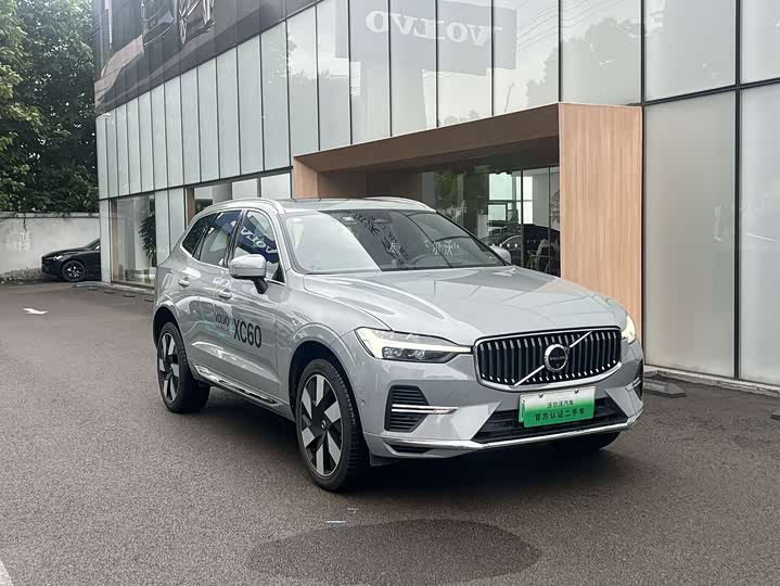 Фото 3 - Volvo XC60 Hybrid