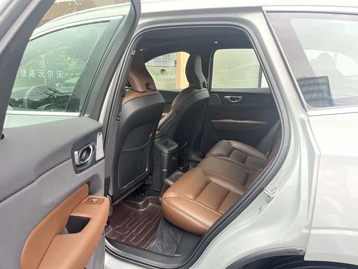 Фото 6 - Volvo XC60 Hybrid