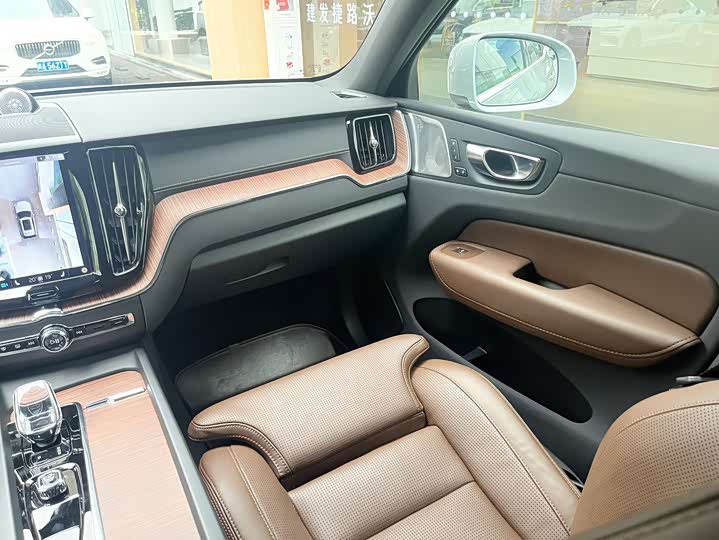 Фото 7 - Volvo XC60 Hybrid