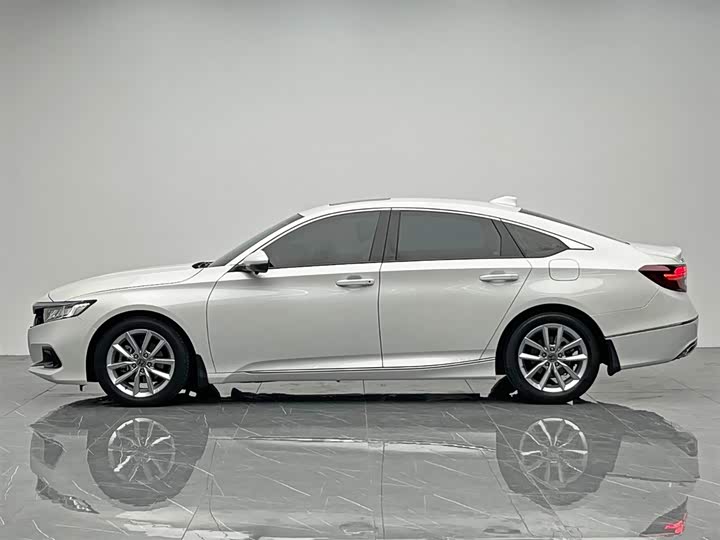 Фото 3 - Honda Accord