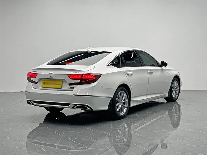 Фото 6 - Honda Accord