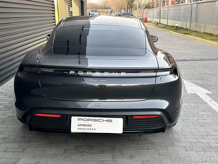 Фото 3 - Porsche Taycan