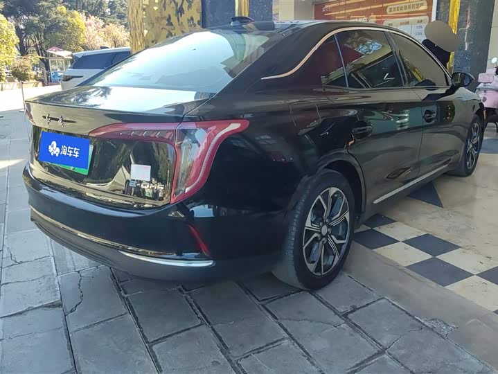 Фото 3 - Hongqi E-QM5