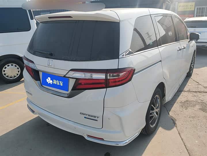 Фото 3 - Honda Odyssey