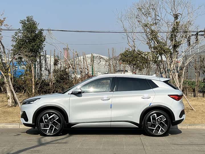 Фото 2 - BYD Yuan Plus