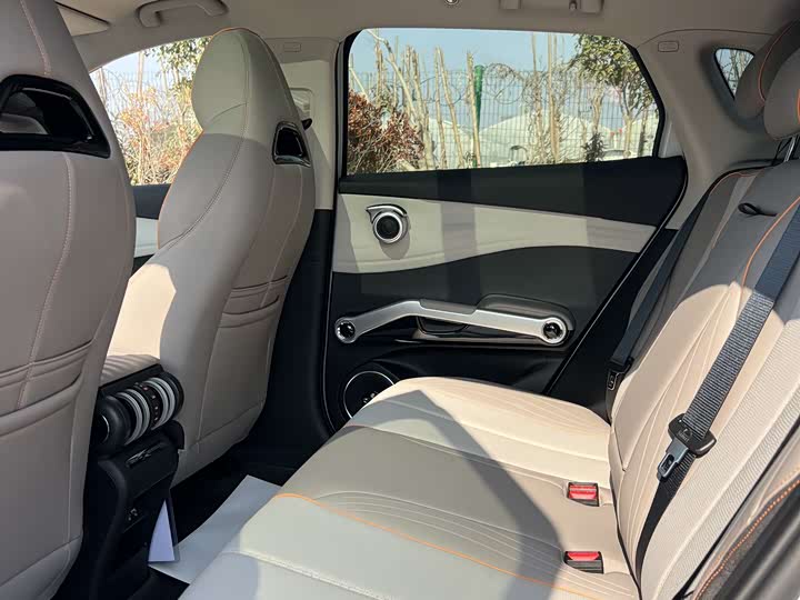 Фото 9 - BYD Yuan Plus