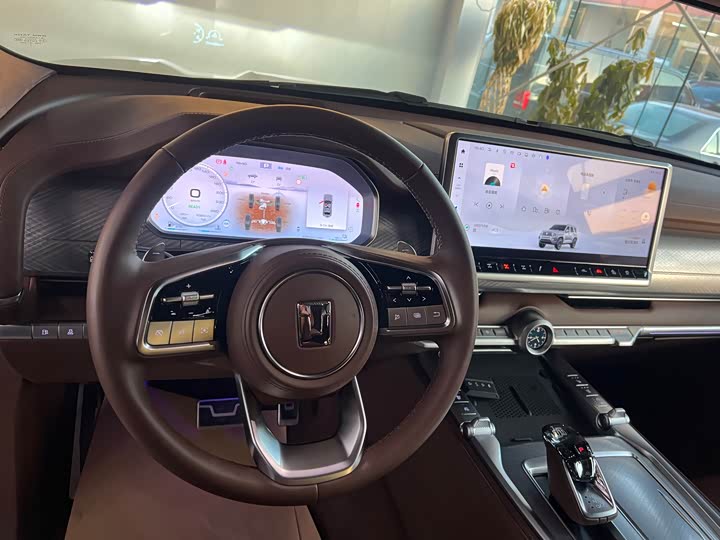 Фото 9 - Tank 700 Hybrid