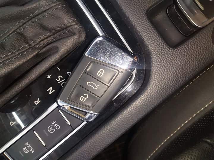 Фото 9 - Volkswagen CC