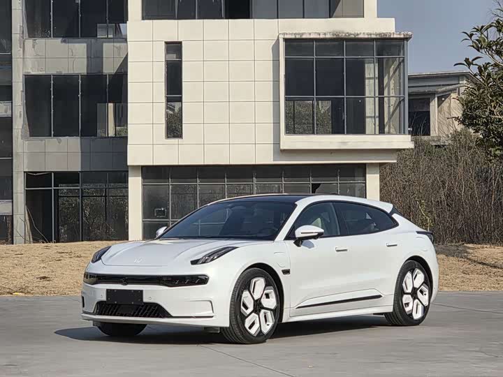 Фото 1 - Zeekr 001