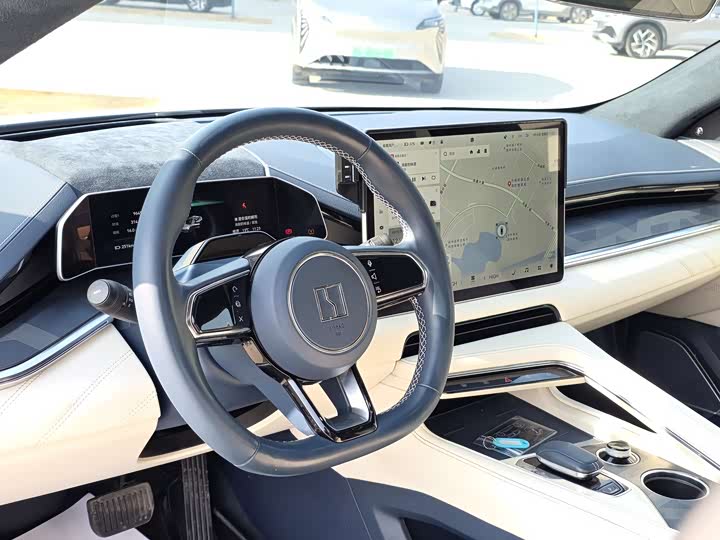 Фото 5 - Zeekr 001