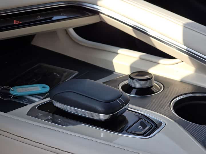 Фото 7 - Zeekr 001