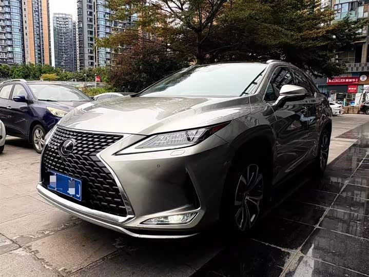 Фото 1 - Lexus RX