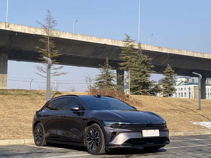 Фото 3 - Zeekr 007 GT