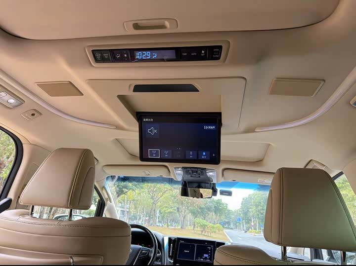 Фото 7 - Toyota Alphard