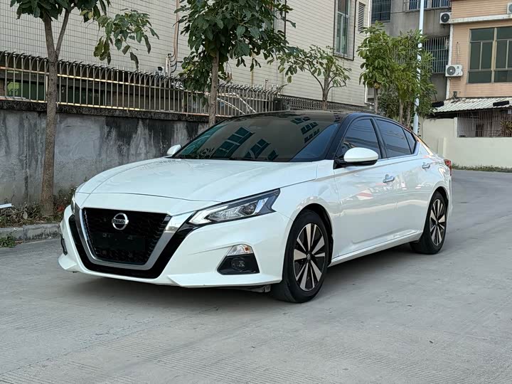 Фото 1 - Nissan Teana