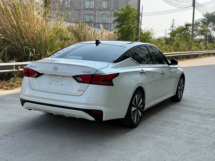 Фото 4 - Nissan Teana