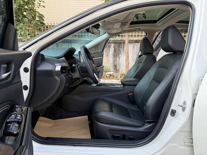 Фото 7 - Nissan Teana