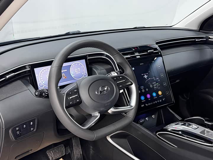 Фото 7 - Hyundai Tucson L