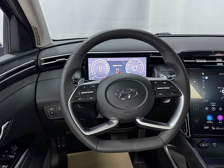 Фото 8 - Hyundai Tucson L