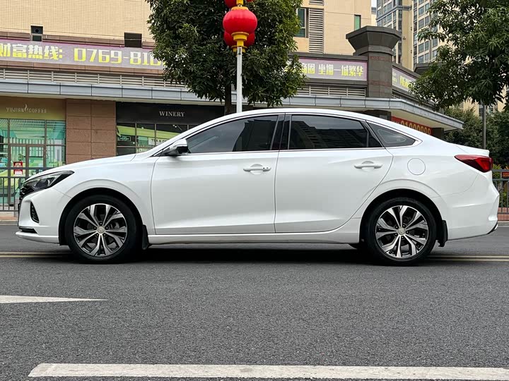 Фото 7 - Changan Eado Plus