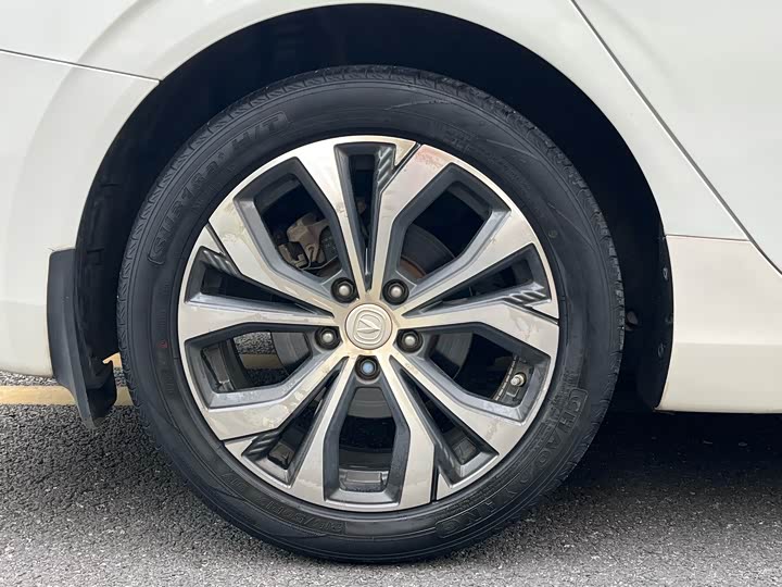 Фото 9 - Changan Eado Plus