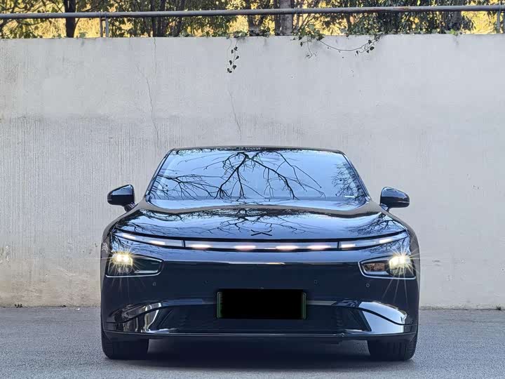 Фото 2 - XPeng P7