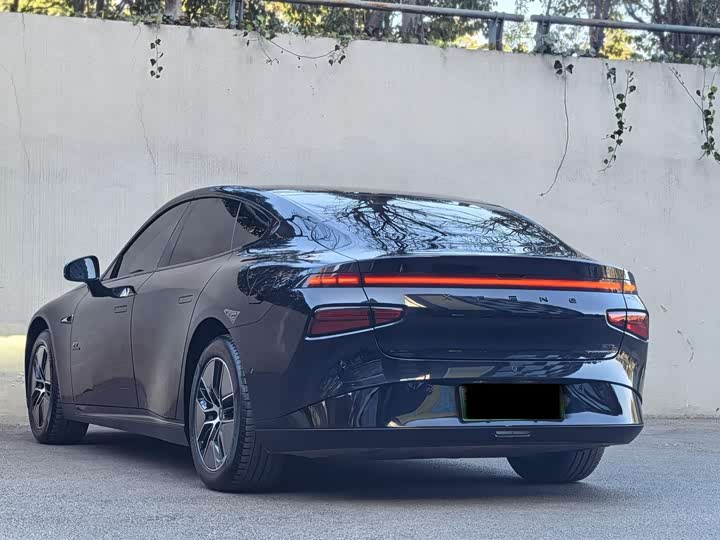 Фото 9 - XPeng P7