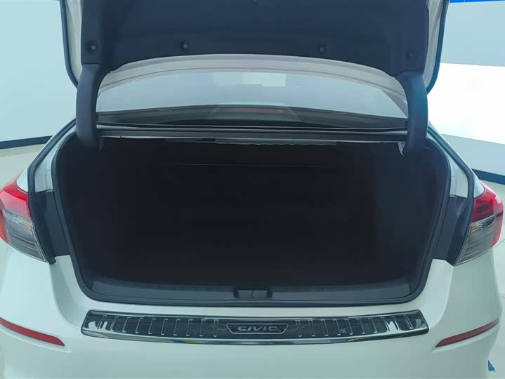 Фото 4 - Honda Civic