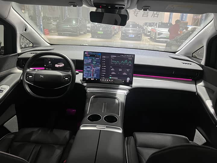 Фото 2 - XPeng X9