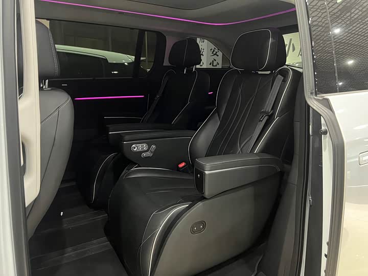 Фото 9 - XPeng X9