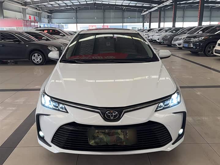 Фото 3 - Toyota Corolla