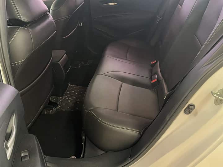 Фото 8 - Toyota Corolla